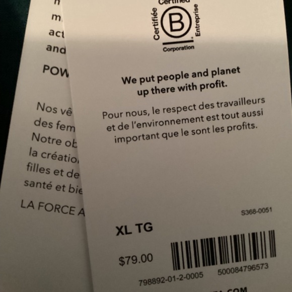 SALE Athleta black short sleeve shirt, size XL, photos lighter & shiny but black - Picture 3 of 3